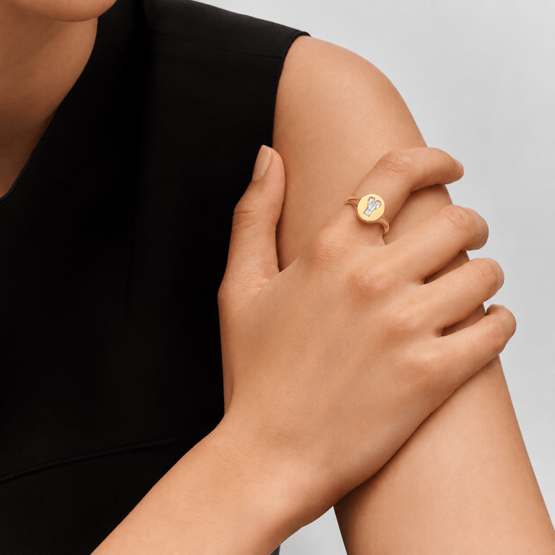 Y Letter Alphabet Signet Ring — view 2