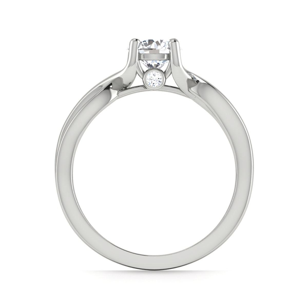 Diti in Platinum — view 2